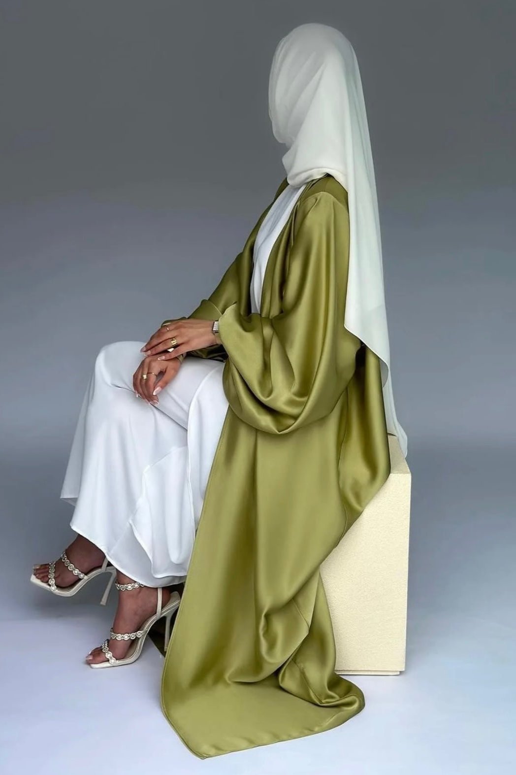 Chic Modesty - Geel Abaya
